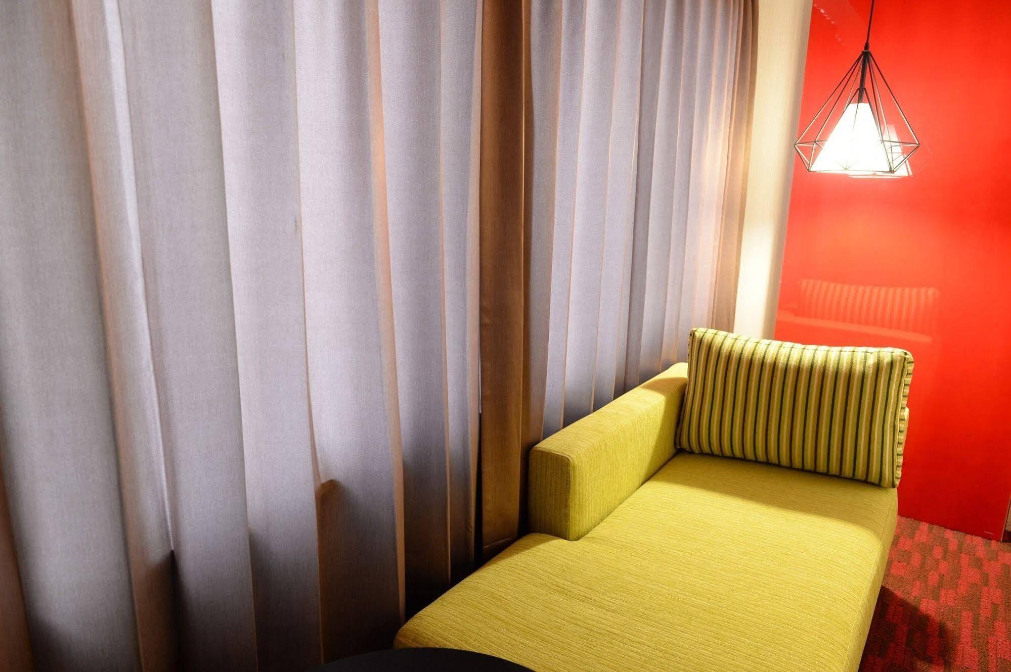 Bamboo Hotel Kaohsiung Exterior photo