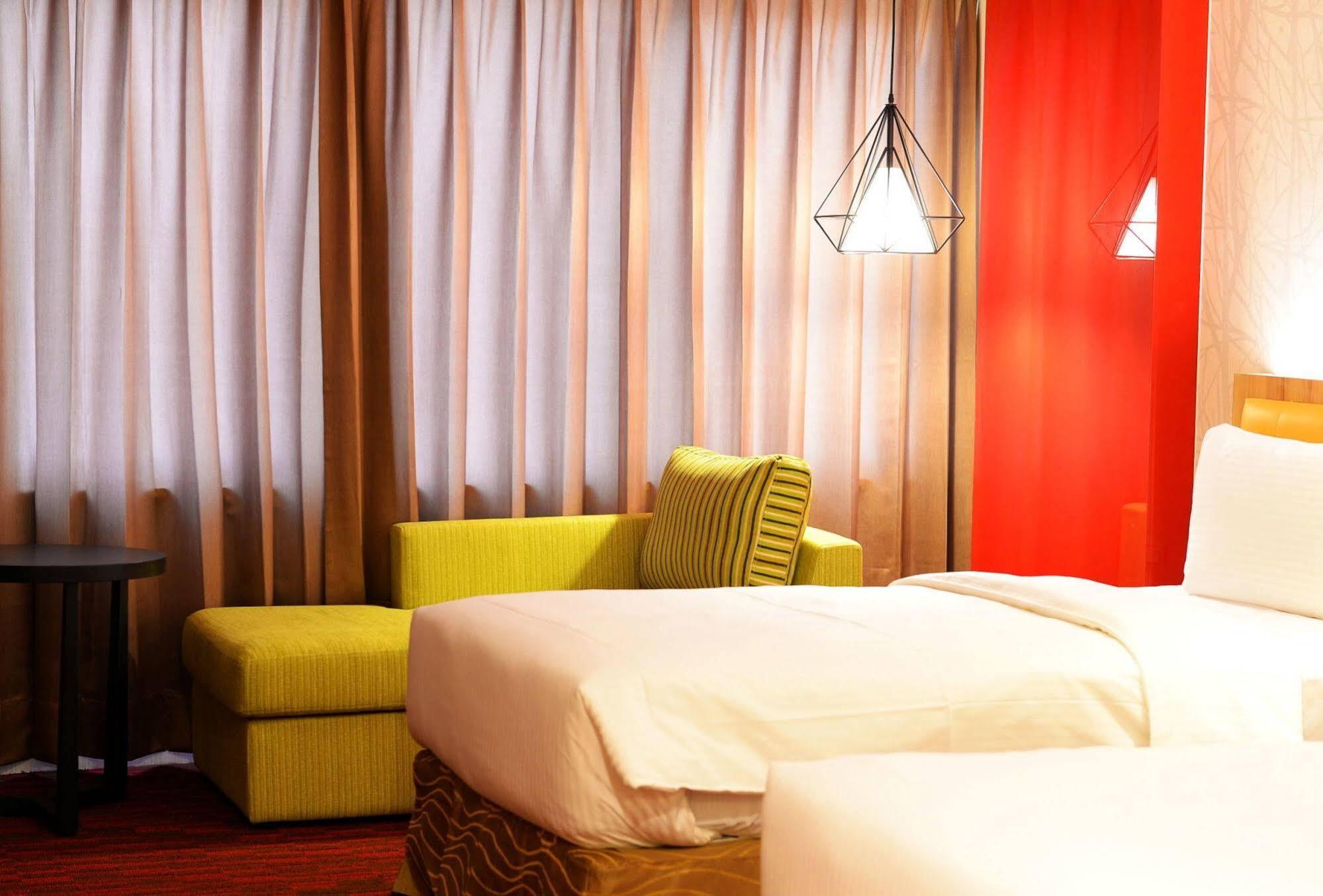Bamboo Hotel Kaohsiung Exterior photo
